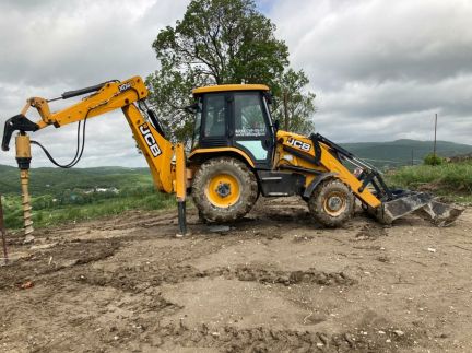 Услуги экскаватора погрузчика JCB бур, гидромолот  Армавир
