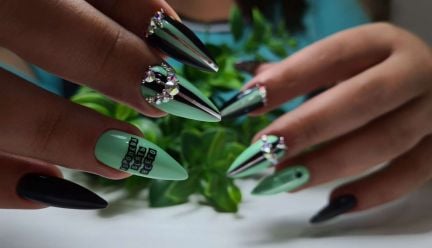 Nail услуги (маникюр)  Армавир
