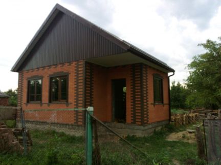 Дом 25 м кв. на участке 6 сот.  Армавир