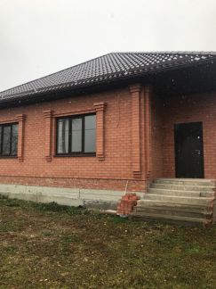 Дом 85 м кв. на участке 5 сот.  Армавир