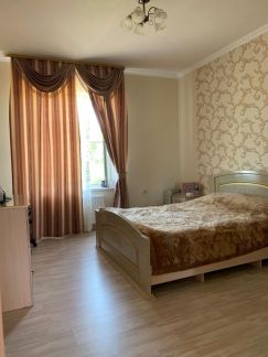 Дом 85 м кв. на участке 4 сот.  Армавир