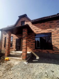 Дом 140 м кв. на участке 4 сот.  Армавир
