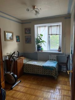 Продам 3х-комнатную квартиру, 60 м кв., 3/5 эт.  Армавир