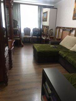 Продам 3х-комнатную квартиру, 70 м кв., 1/3 эт.  Армавир