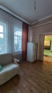 Продаю 2х комнатную квартиру, 40 м кв., 1/1 эт.  Армавир